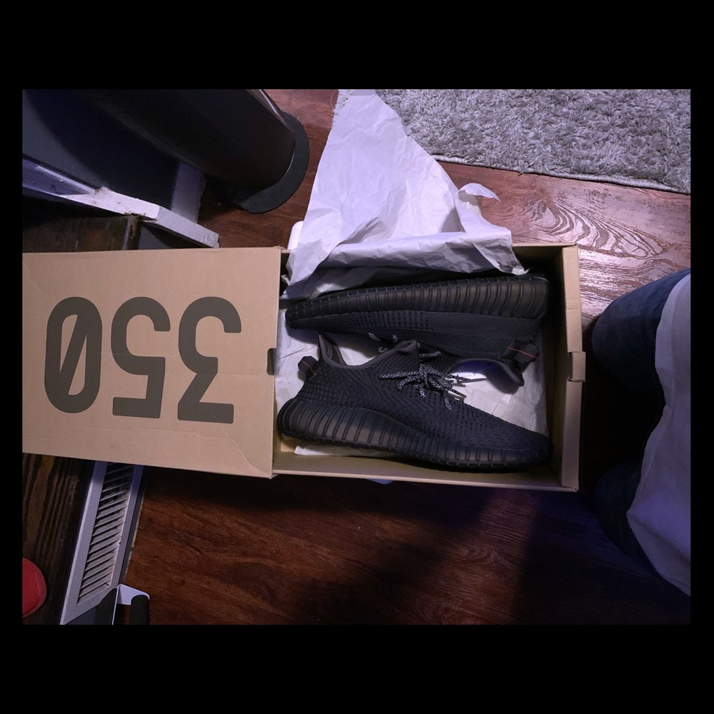 Yeezy 350 boost V2 Black Non-Reflective sz 11.5